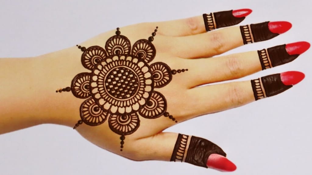 Simple Mehndi Design Photo